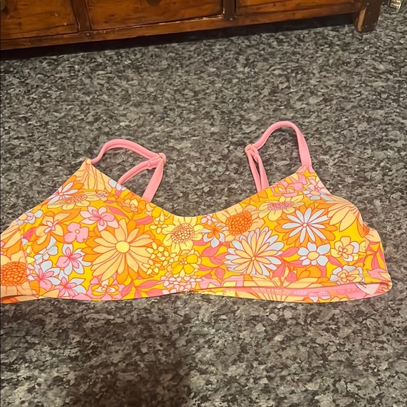 Retro Floral Bikini Top‎ with Pink Adjustable  Straps Size 4-6 Wild Fable - Picture 1 of 7